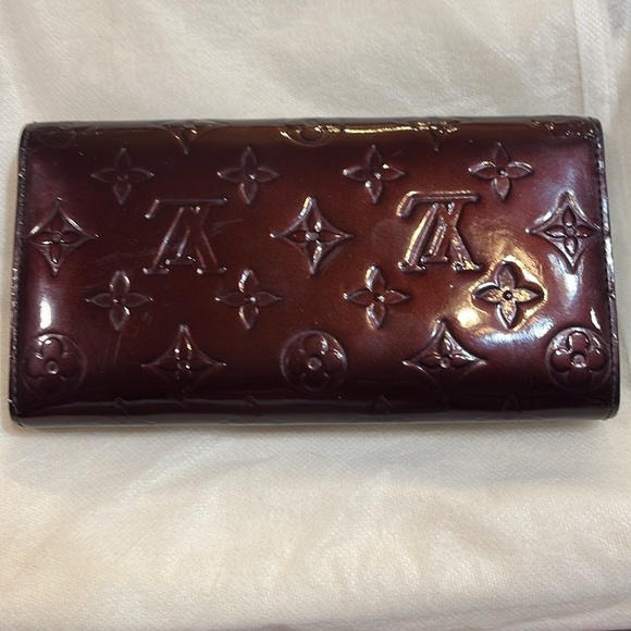 Authentic Burgundy color vernis Long Luis Vuitton Wallet - Picture 6 of 17